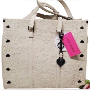 Betsey Johnson cream Halloween embossed Skull tote w Skull Keychain 2024
